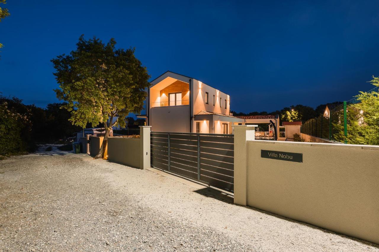 Villa Nobu Mali Vareški Exteriör bild