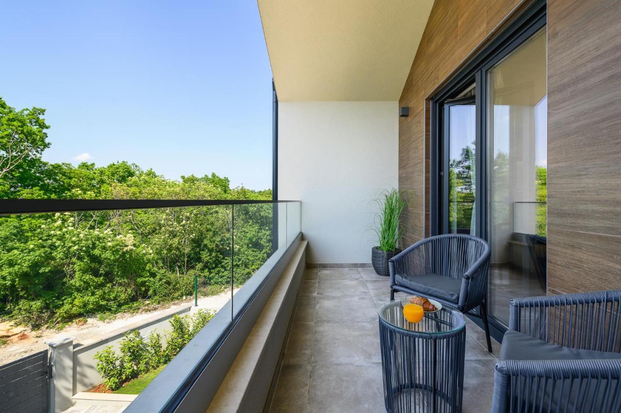 Villa Nobu Mali Vareški Exteriör bild