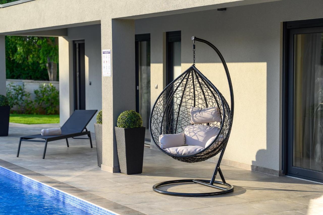 Villa Nobu Mali Vareški Exteriör bild