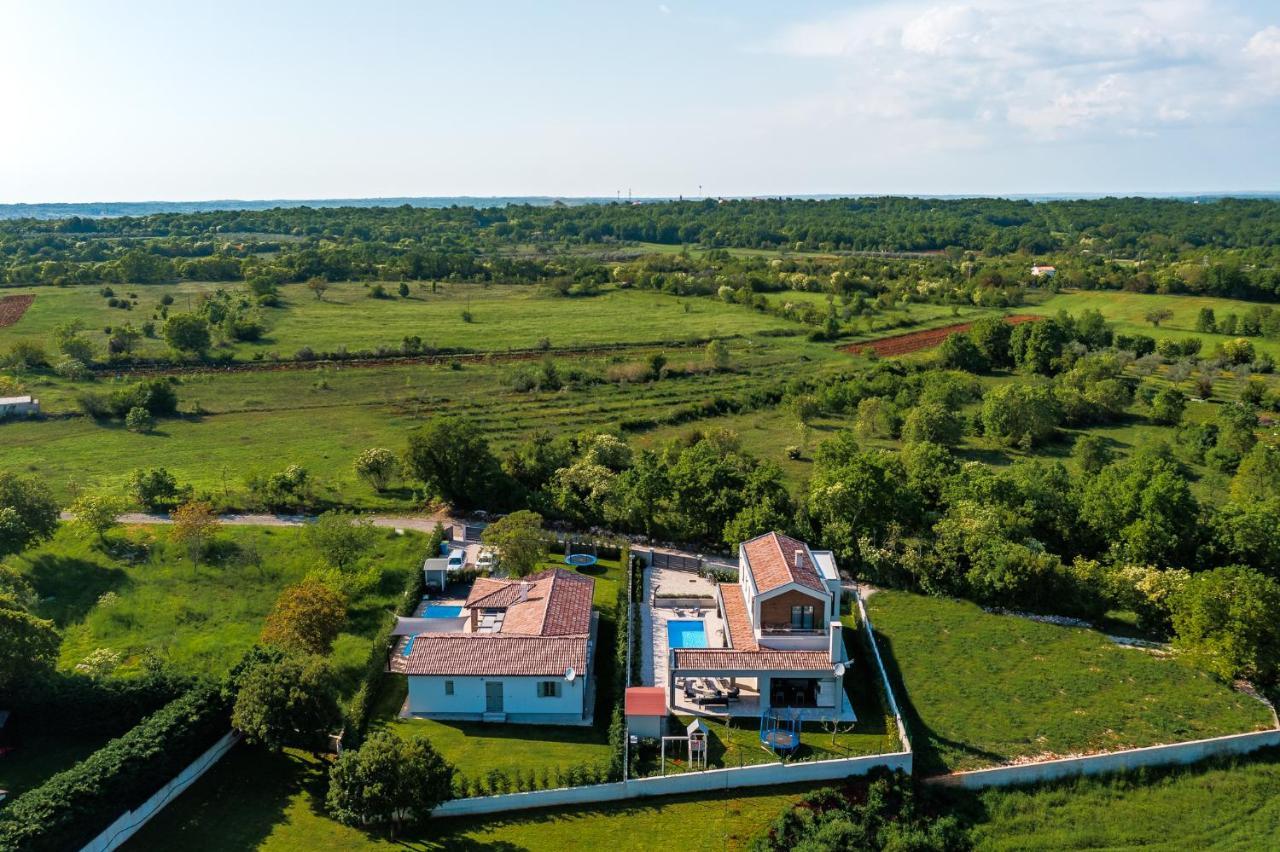 Villa Nobu Mali Vareški Exteriör bild