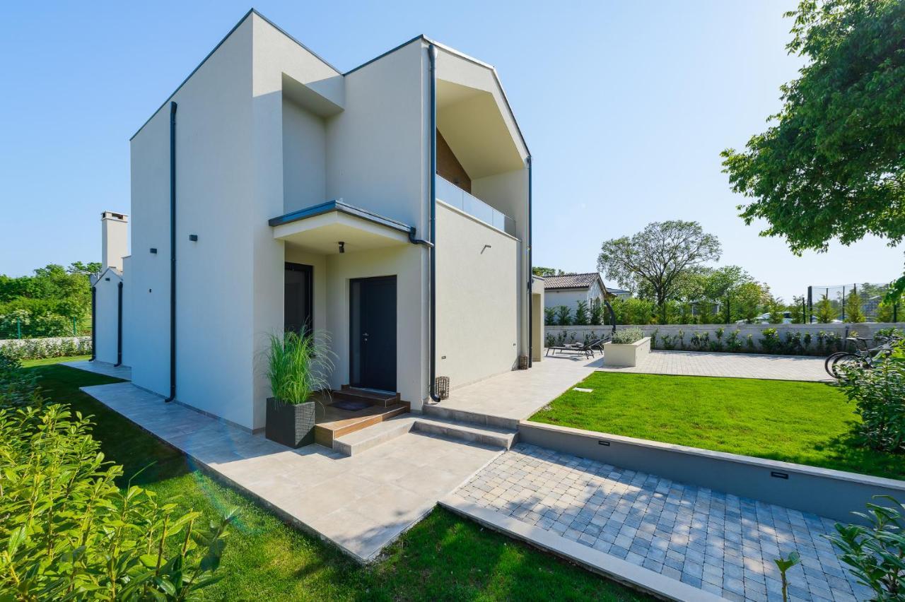 Villa Nobu Mali Vareški Exteriör bild