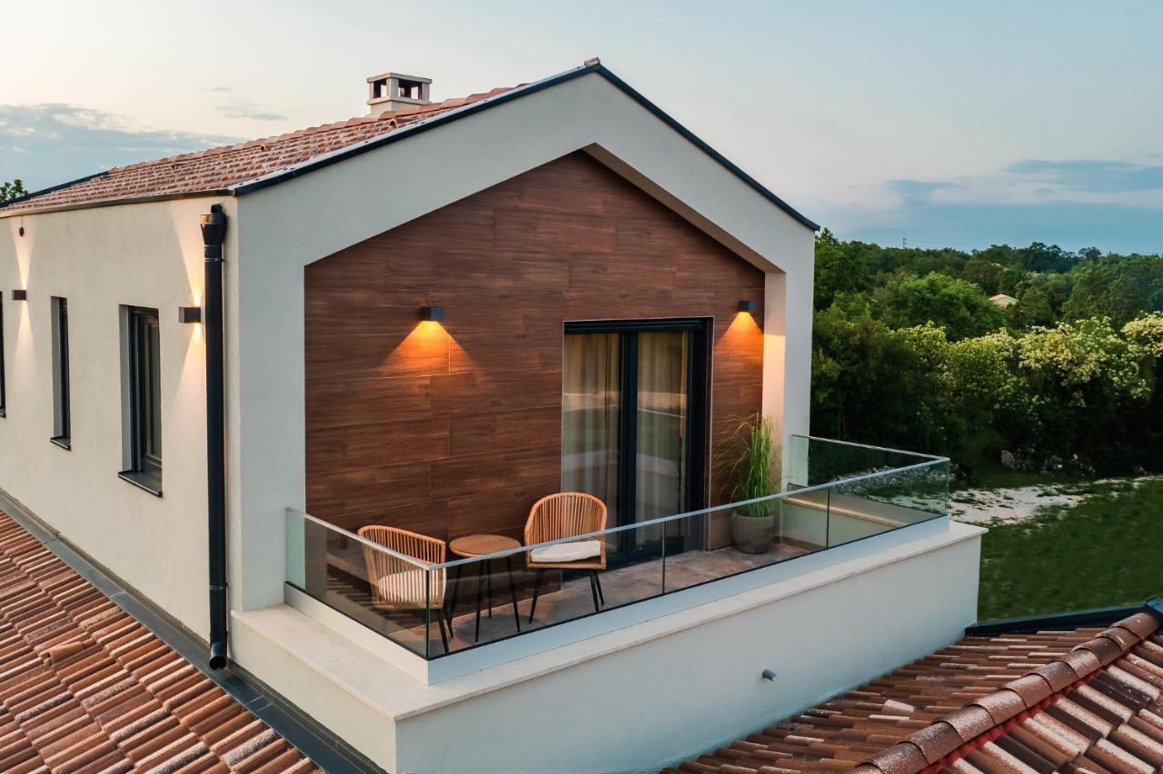 Villa Nobu Mali Vareški Exteriör bild